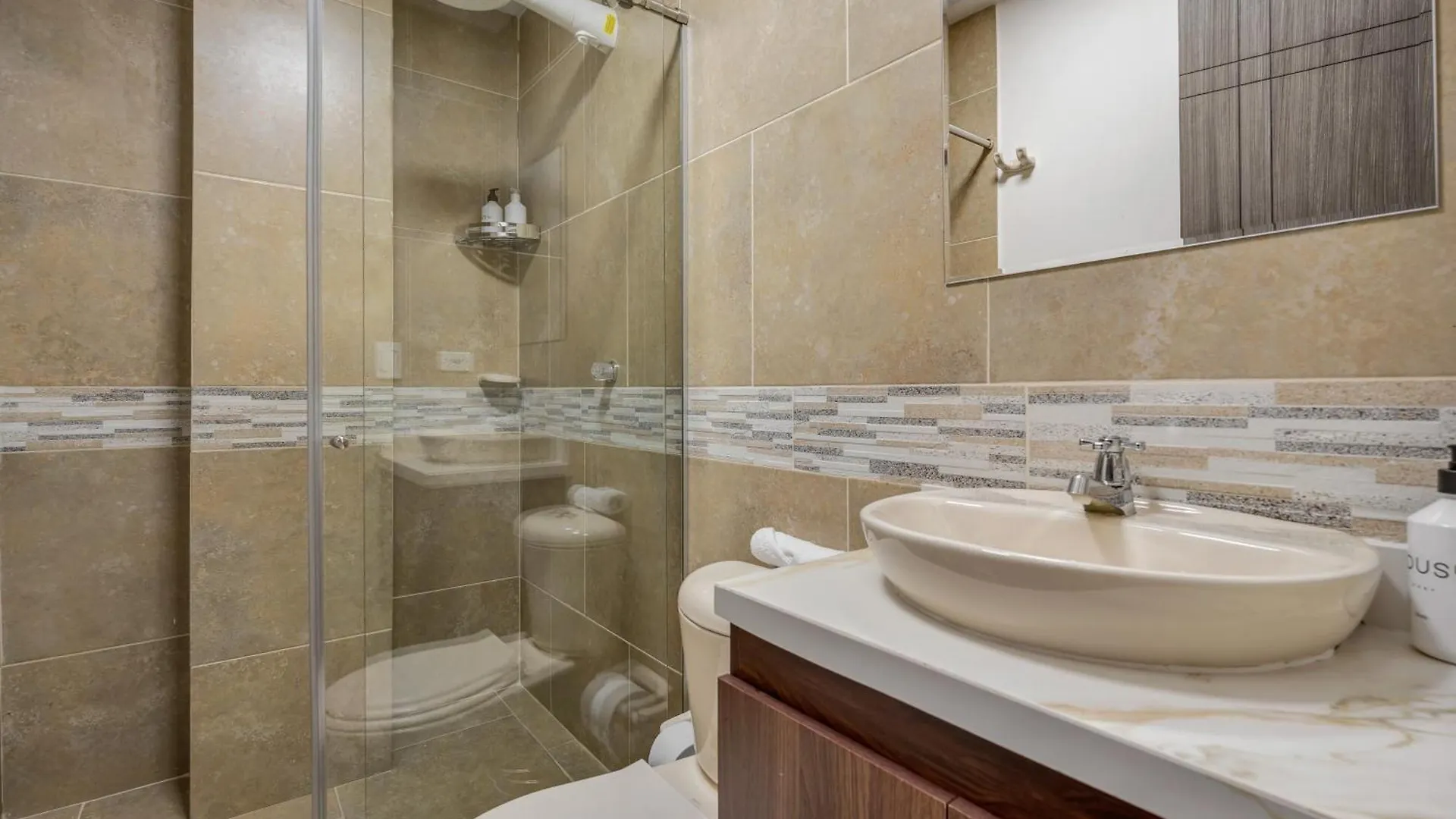 Apartamento The H Hub By Housy Host Medellín 0*,