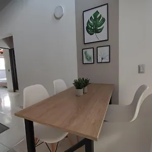 Comodo, Iluminado, Cerca Al Estadio Y La Estacion Del Metro Apartamento