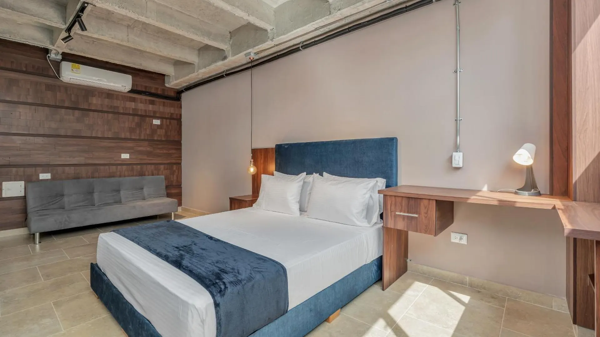 The H Hub By Housy Host Apartment Medellin