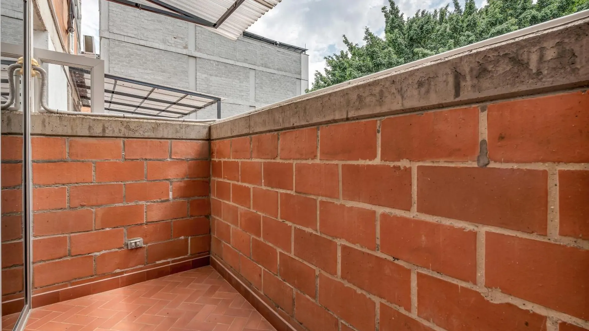 The H Hub By Housy Host Apartment Medellin