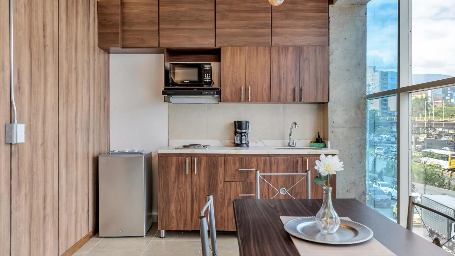 The H Hub By Housy Host Apartment Medellin