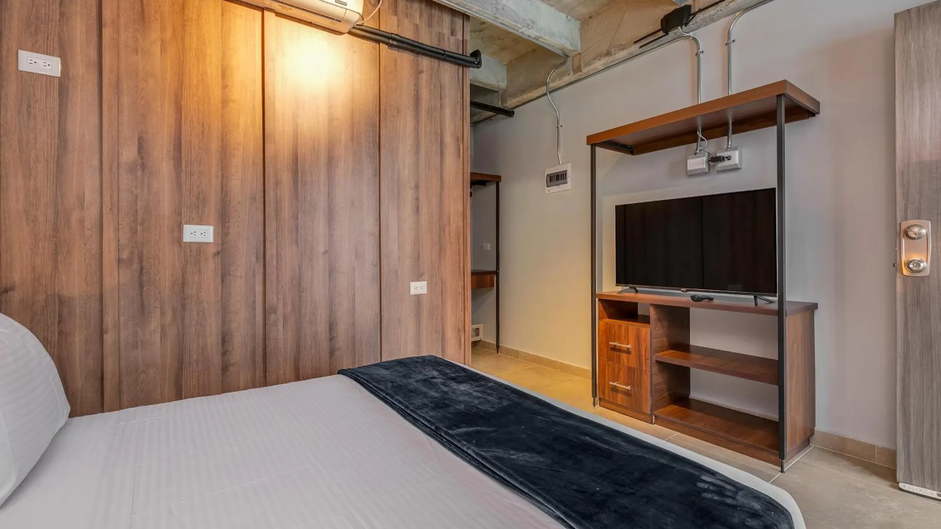 The H Hub By Housy Host Apartment Medellin 0*,  Colombia