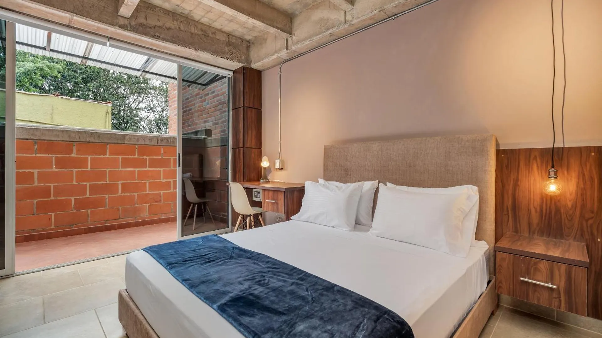 The H Hub By Housy Host Apartment Medellin 0*,
