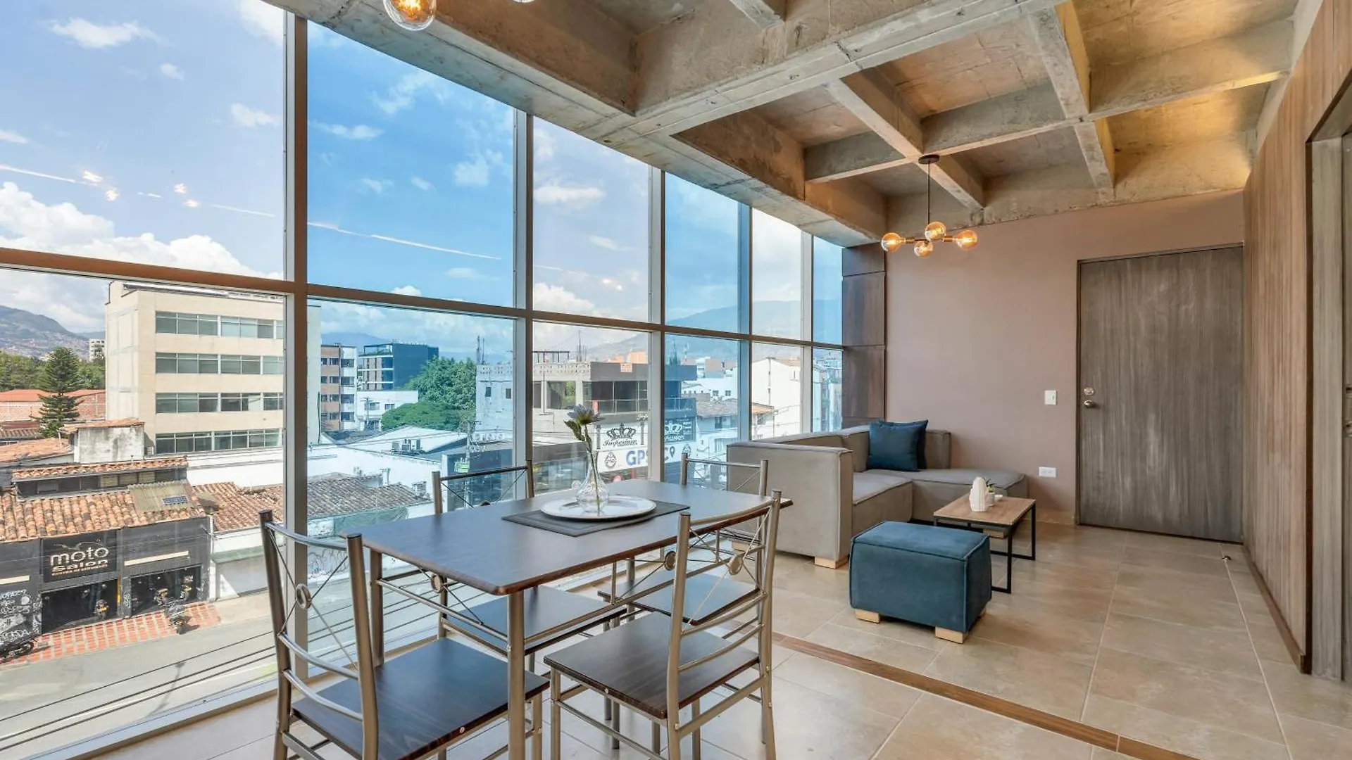 The H Hub By Housy Host Apartment Medellin