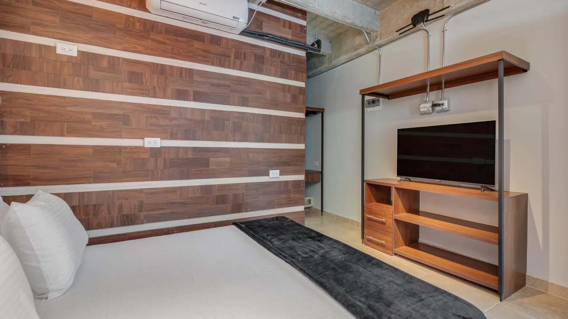 The H Hub By Housy Host Apartment Medellin Colombia