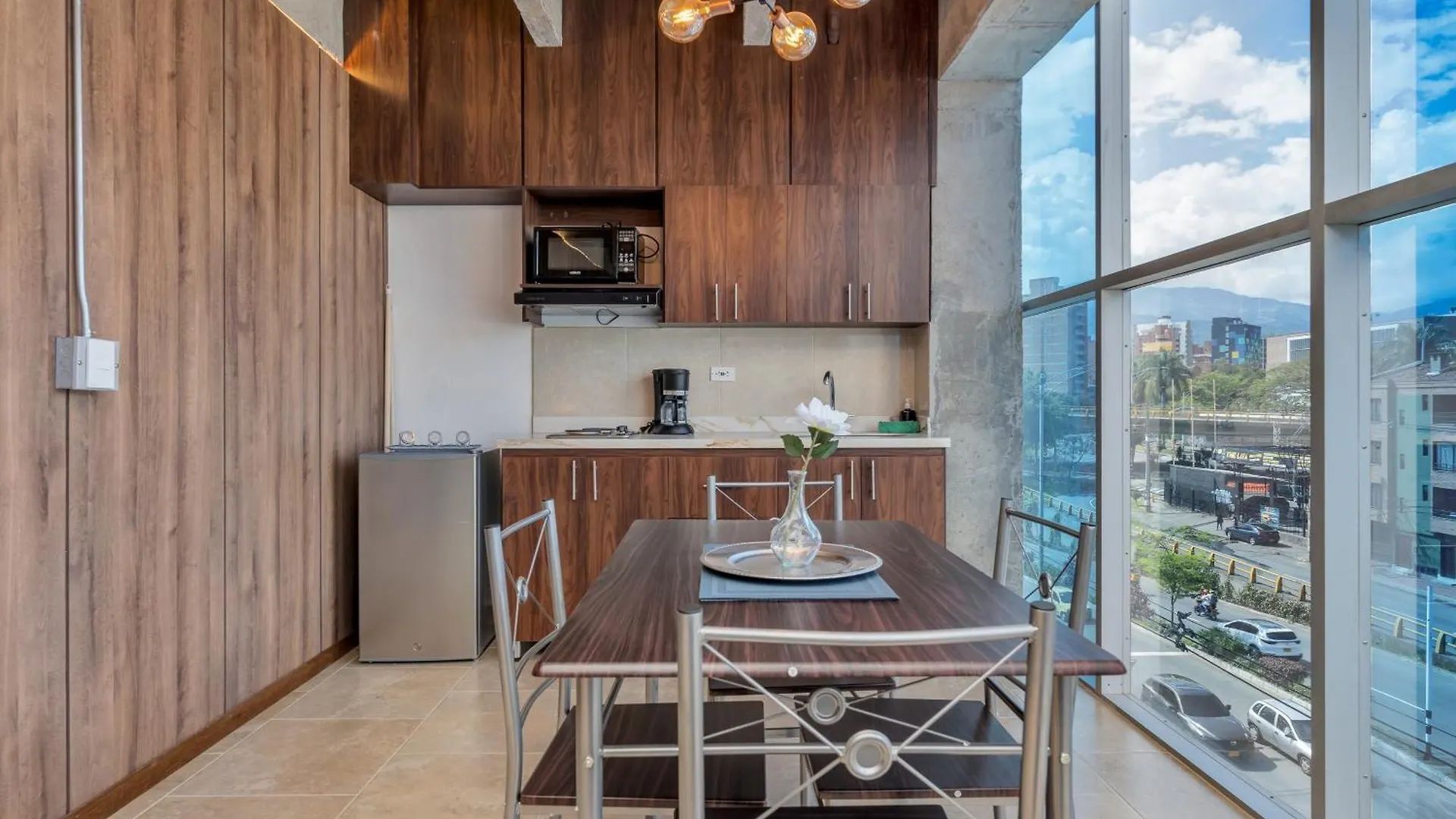 The H Hub By Housy Host Apartment Medellin 0*,