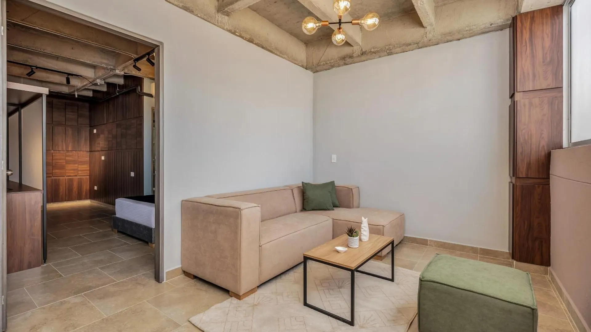 The H Hub By Housy Host Apartment Medellin