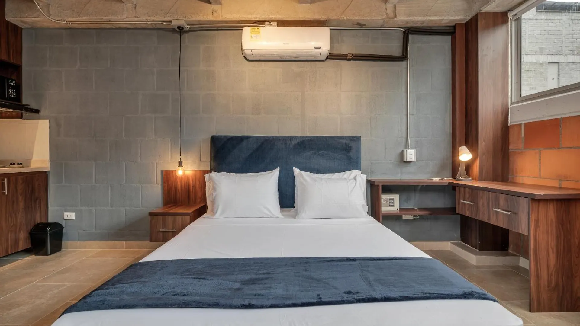 The H Hub By Housy Host Apartment Medellin